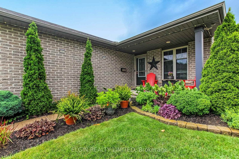 5 Hawthorn Court