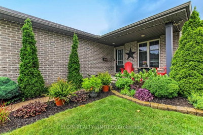 5 Hawthorn Court • St. Thomas, ON photo 2
