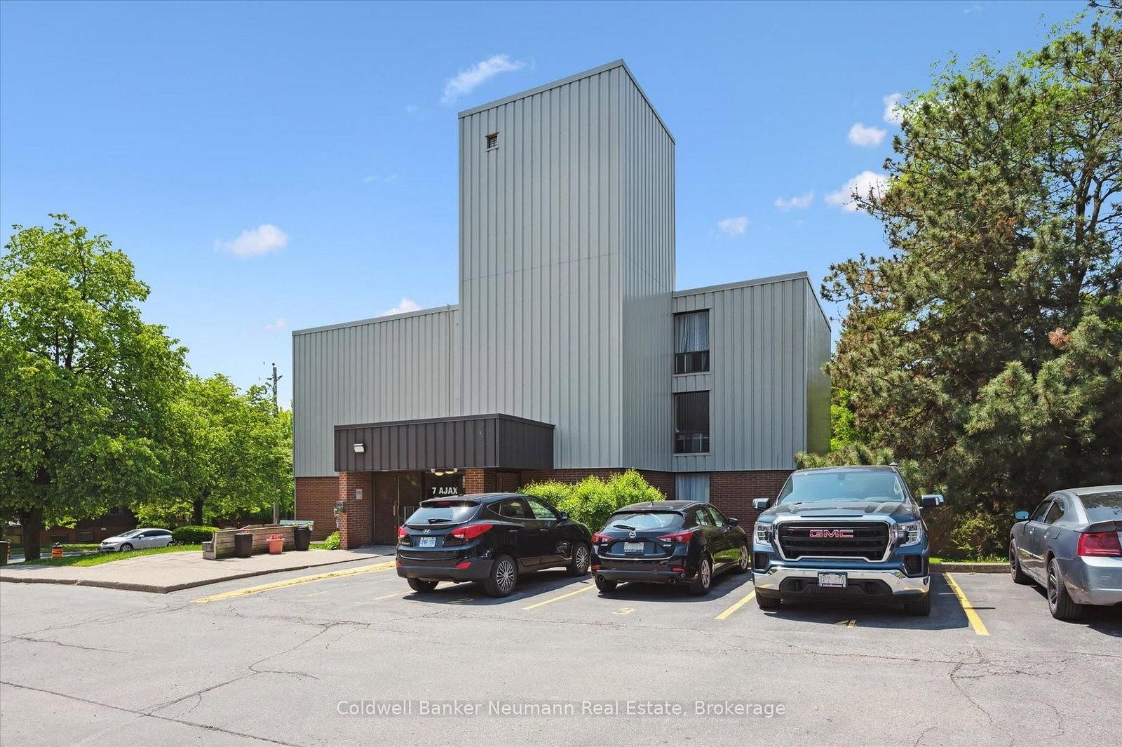 7 Ajax Street • #411 • Guelph, ON photo 3