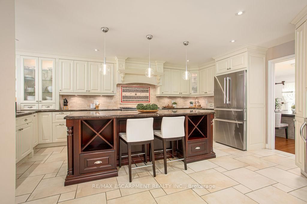 27 Blackberry Place • Hamilton, ON photo 5
