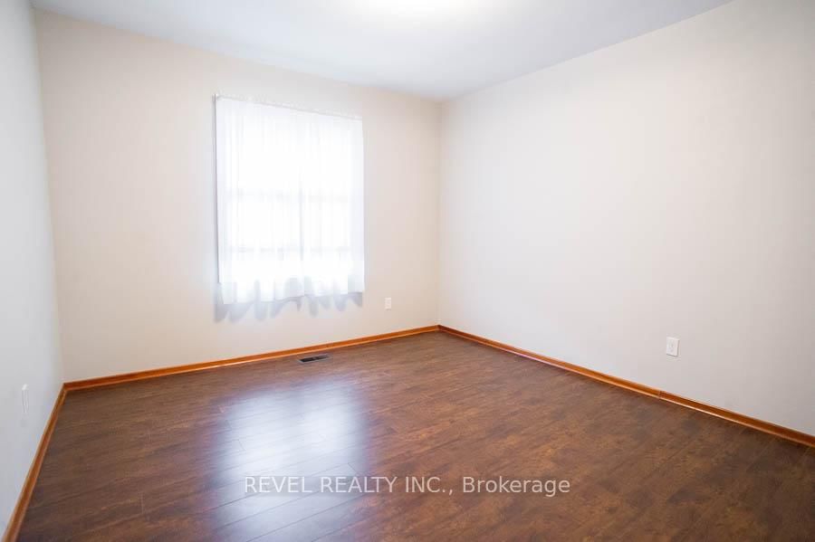 120 Henry Street • Brantford, ON photo 8
