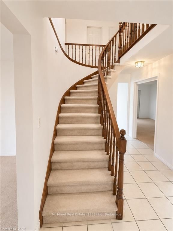 10 Jeanette Avenue