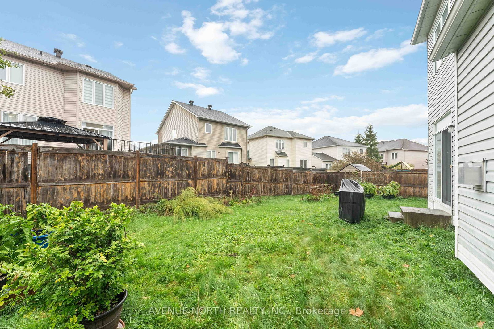 23 Hearthstone Place • Barrhaven, ON photo 31