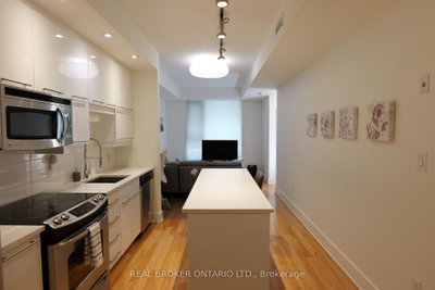 Unit 302 — 101 Richmond Road — photo 4