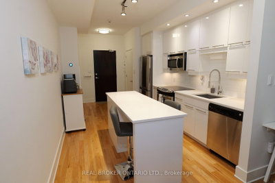 Unit 302 — 101 Richmond Road — photo 6