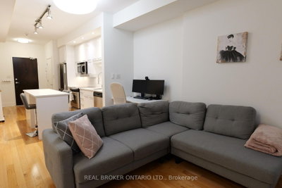 Unit 302 — 101 Richmond Road — more photos