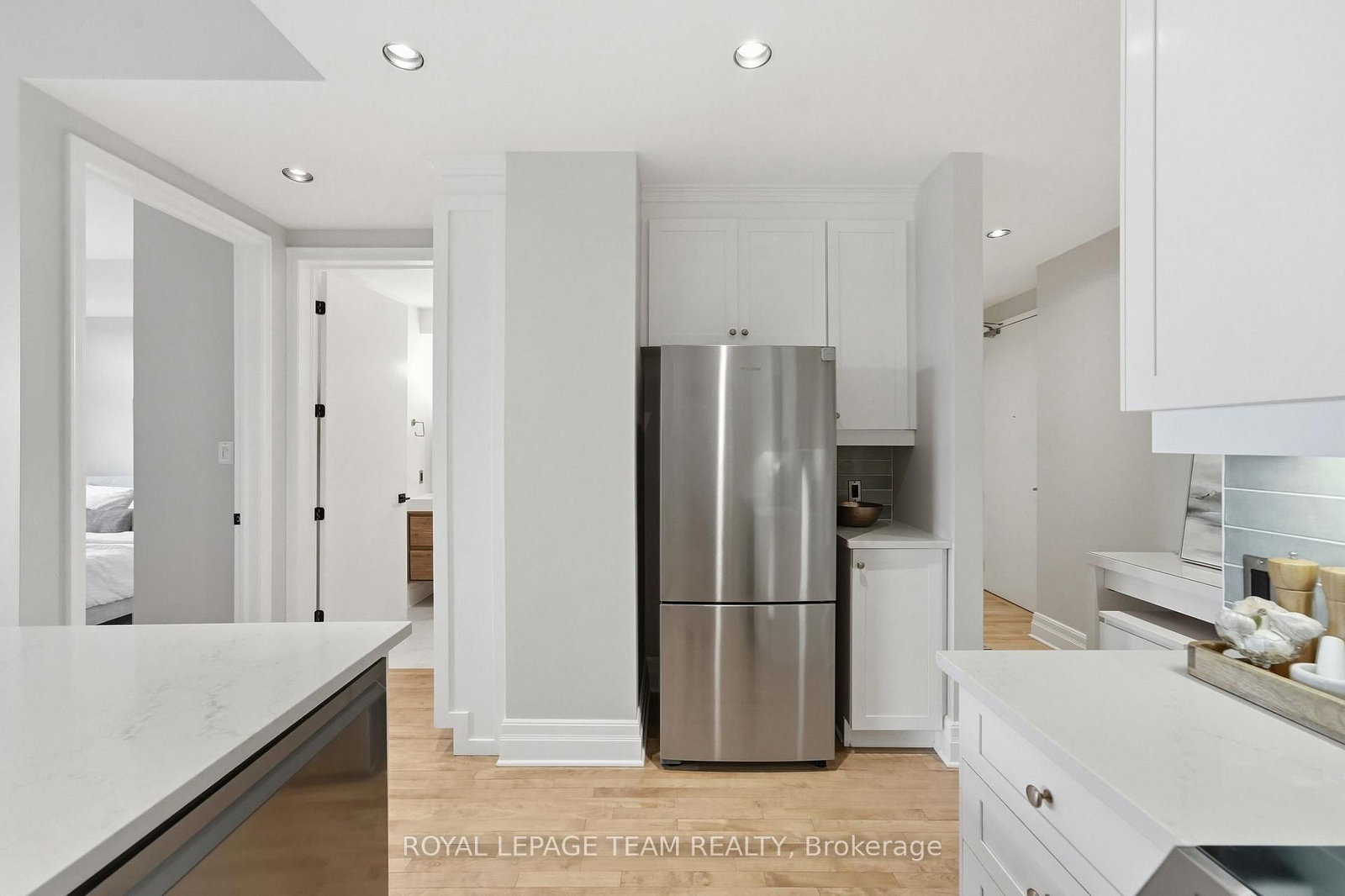 330 S Loretta Avenue • #301 • Ottawa, ON photo 13