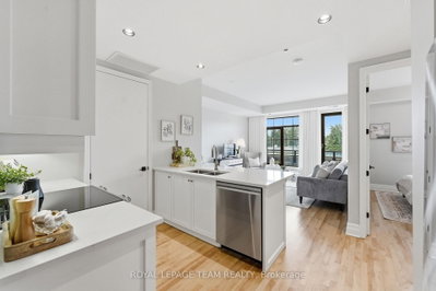 330 S Loretta Avenue • #301 • Ottawa, ON photo 2
