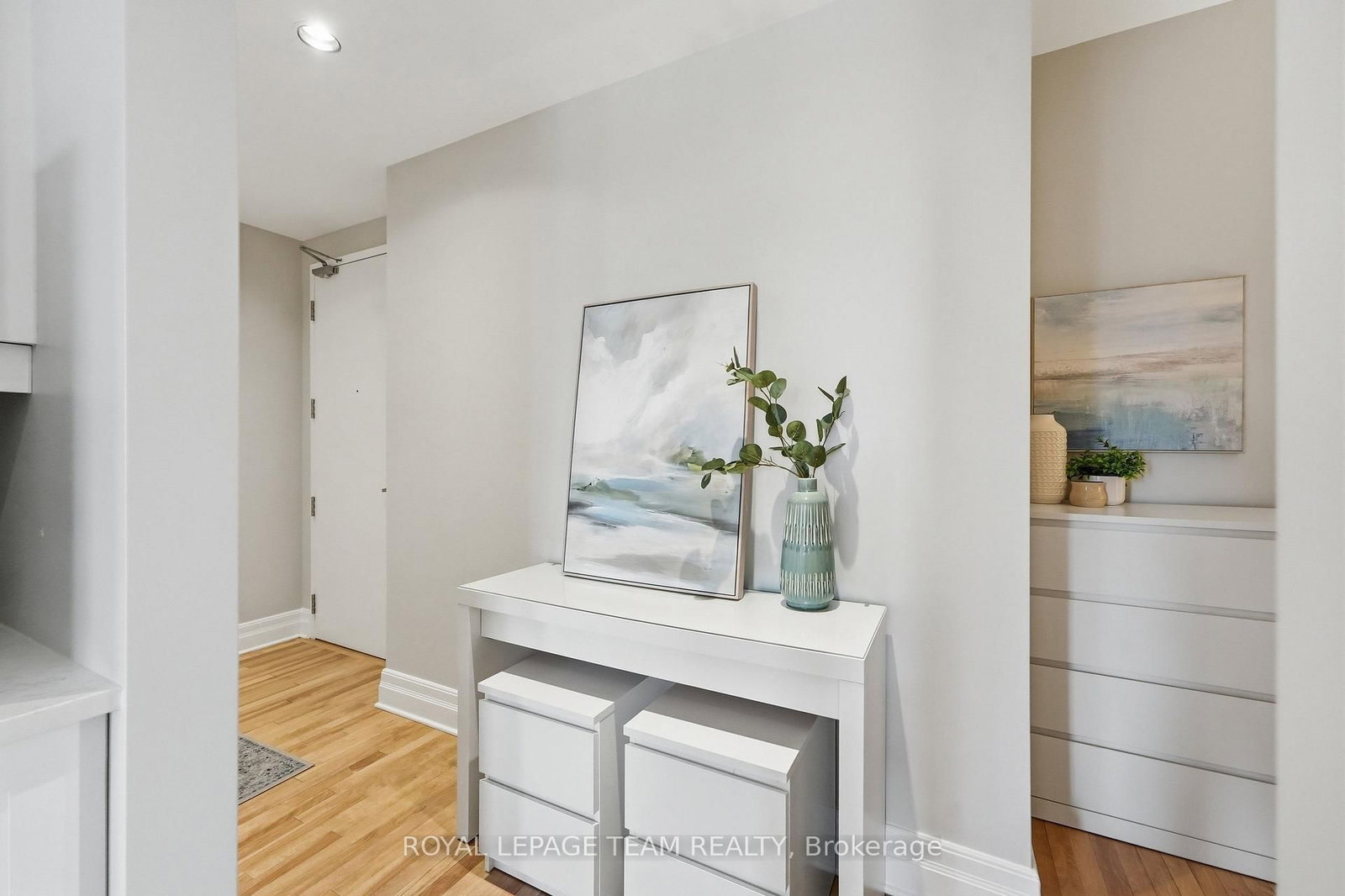 330 S Loretta Avenue • #301 • Ottawa, ON photo 4