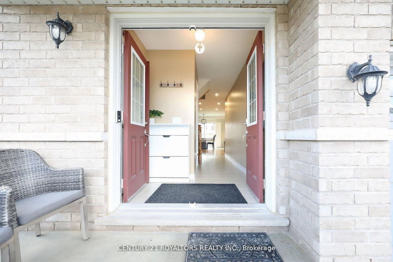 386 Thompson Street