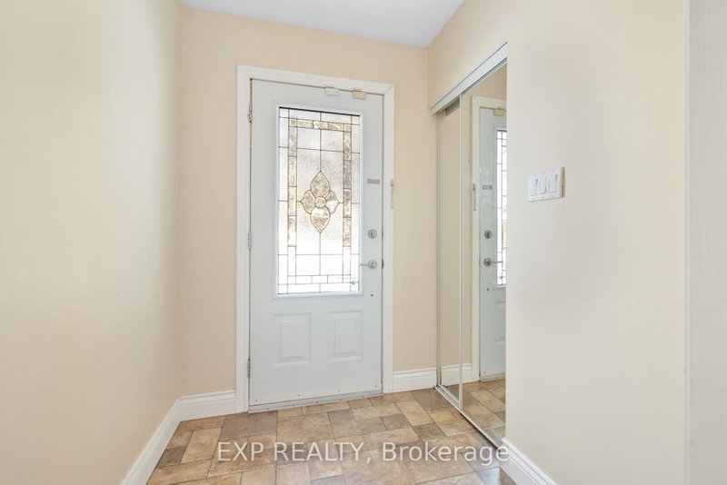 888 CHARLESWOOD Avenue