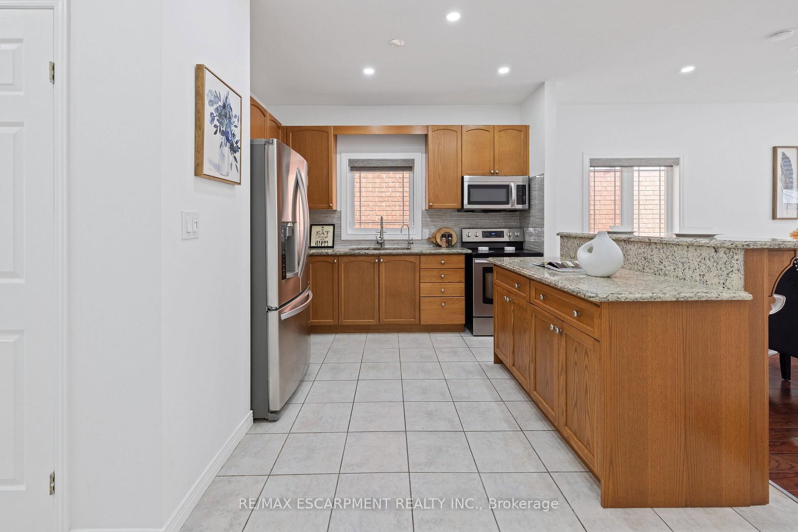 39 McKibbon Avenue • Hamilton, ON photo 10