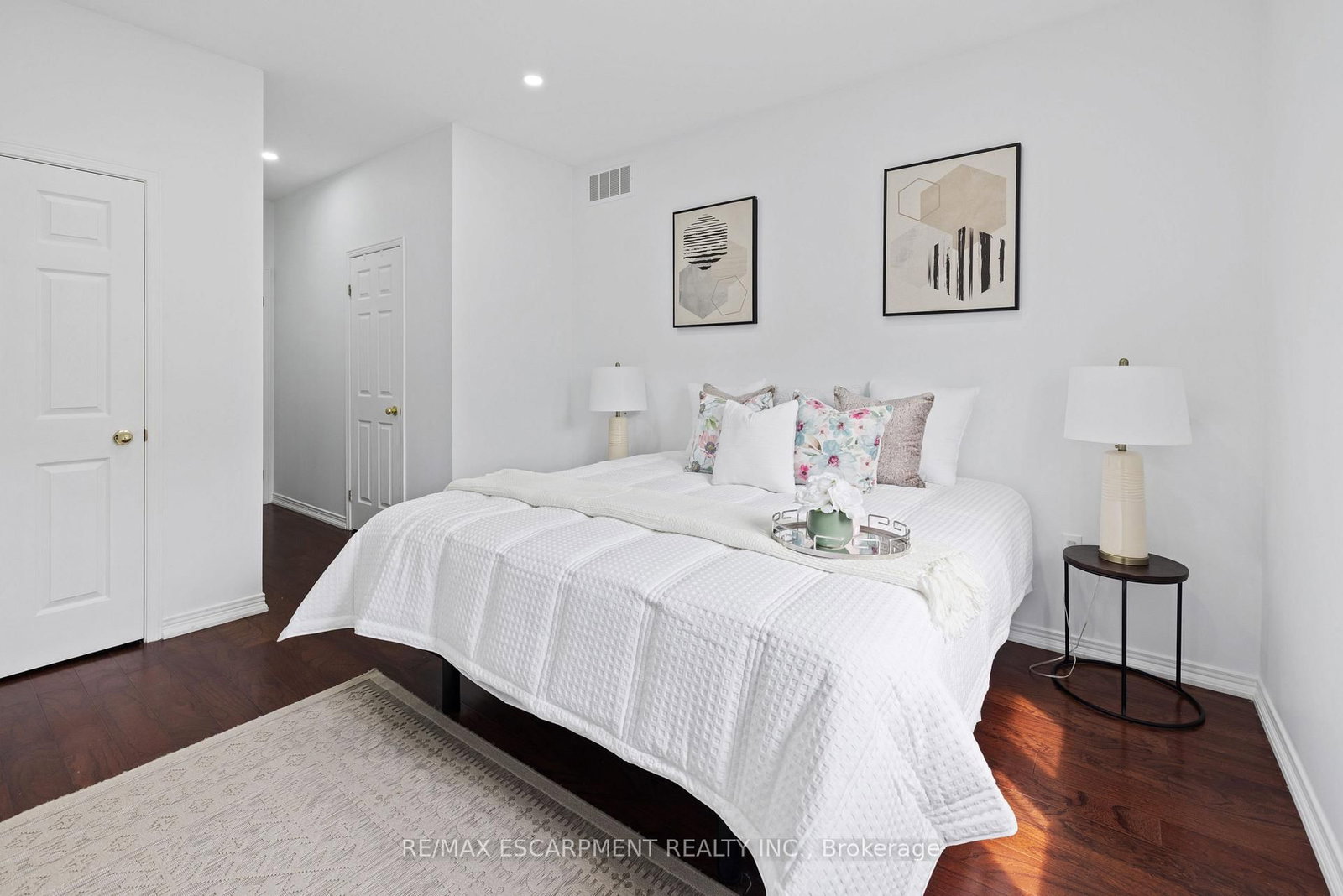 39 McKibbon Avenue • Hamilton, ON photo 20