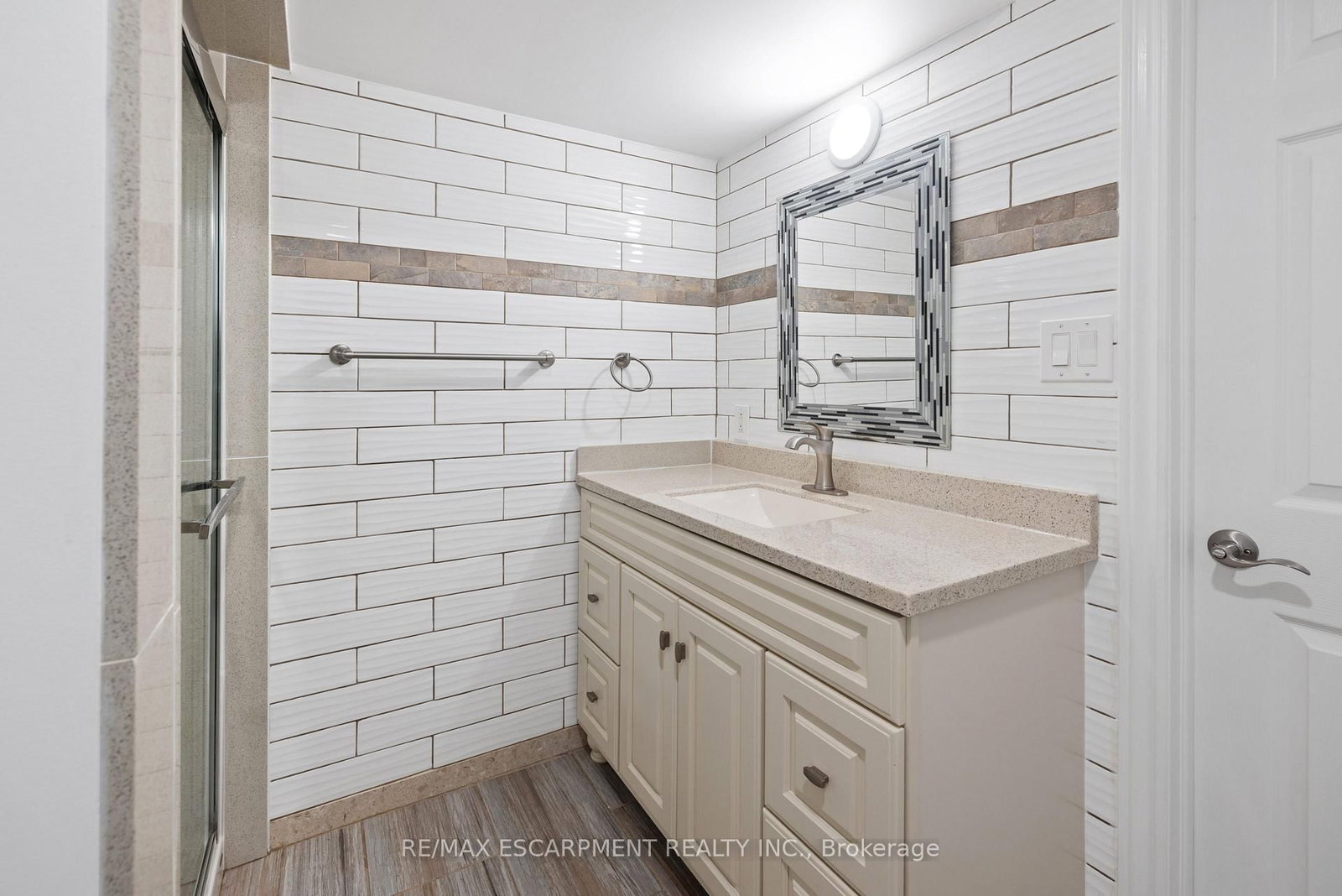 39 McKibbon Avenue • Hamilton, ON photo 23