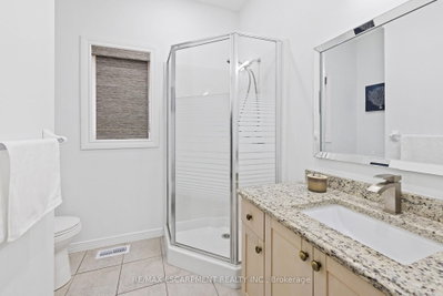 39 McKibbon Avenue • Hamilton, ON photo 9