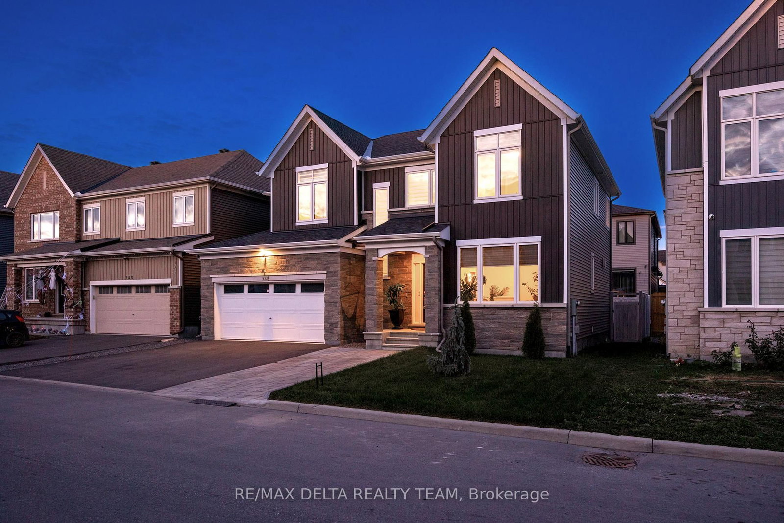 748 Vennecy Terrace • Ottawa, ON photo 2