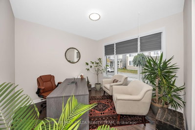 748 Vennecy Terrace • Ottawa, ON photo 5