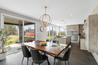 532 Leimerk Court • Ottawa, ON photo 8