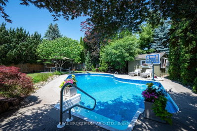 6 Pioneer Tower Crescent • Kitchener, ON photo 5