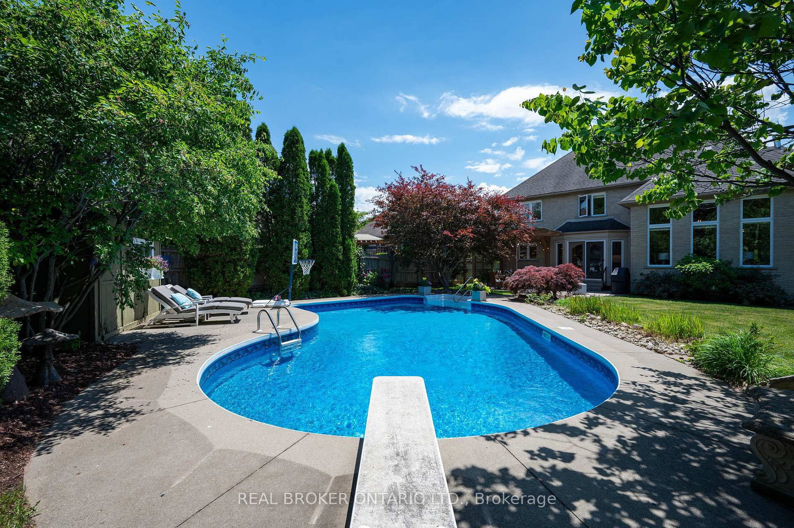 6 Pioneer Tower Crescent • Kitchener, ON photo 6
