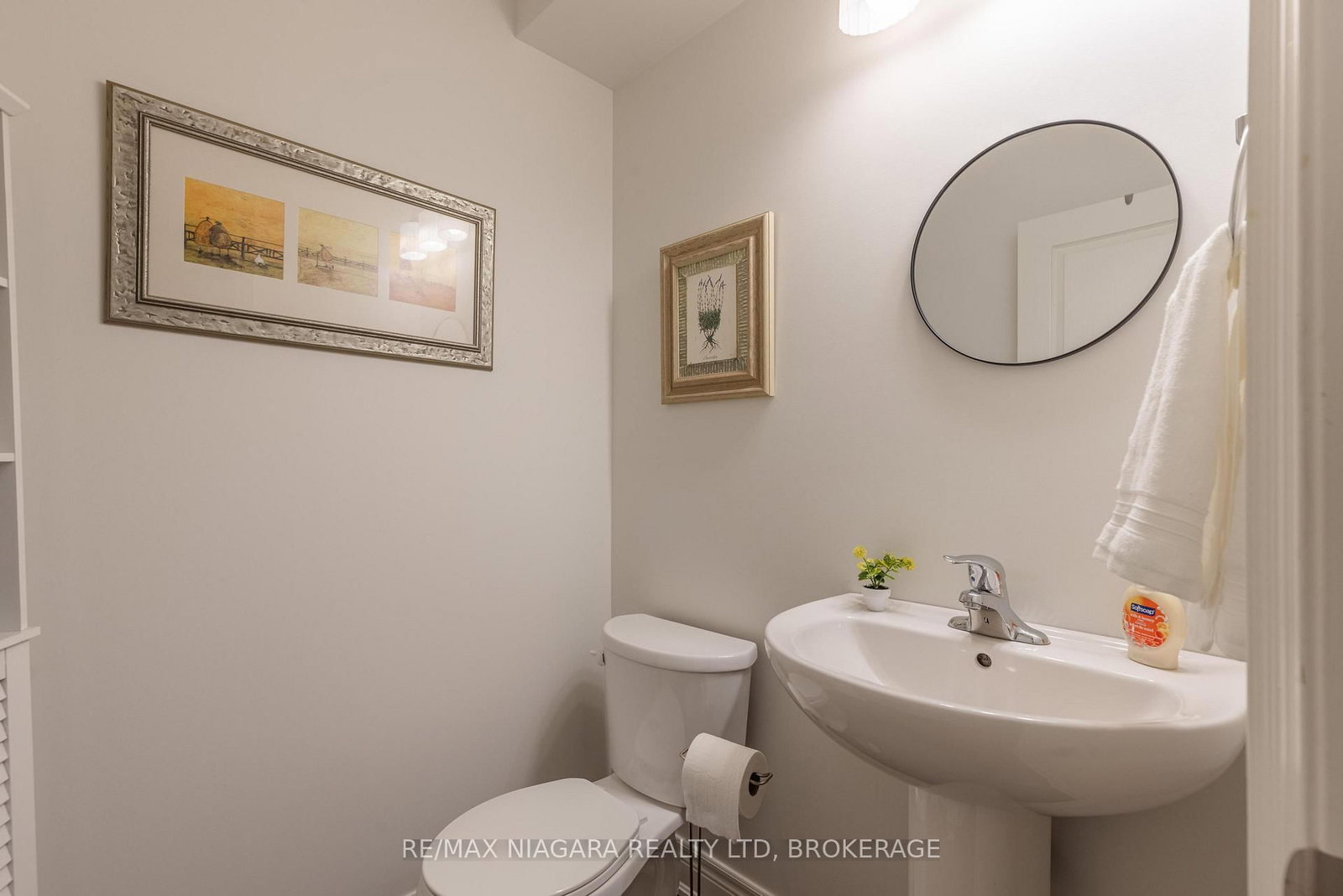 8844 Silverstar Court • Niagara Falls, ON photo 12