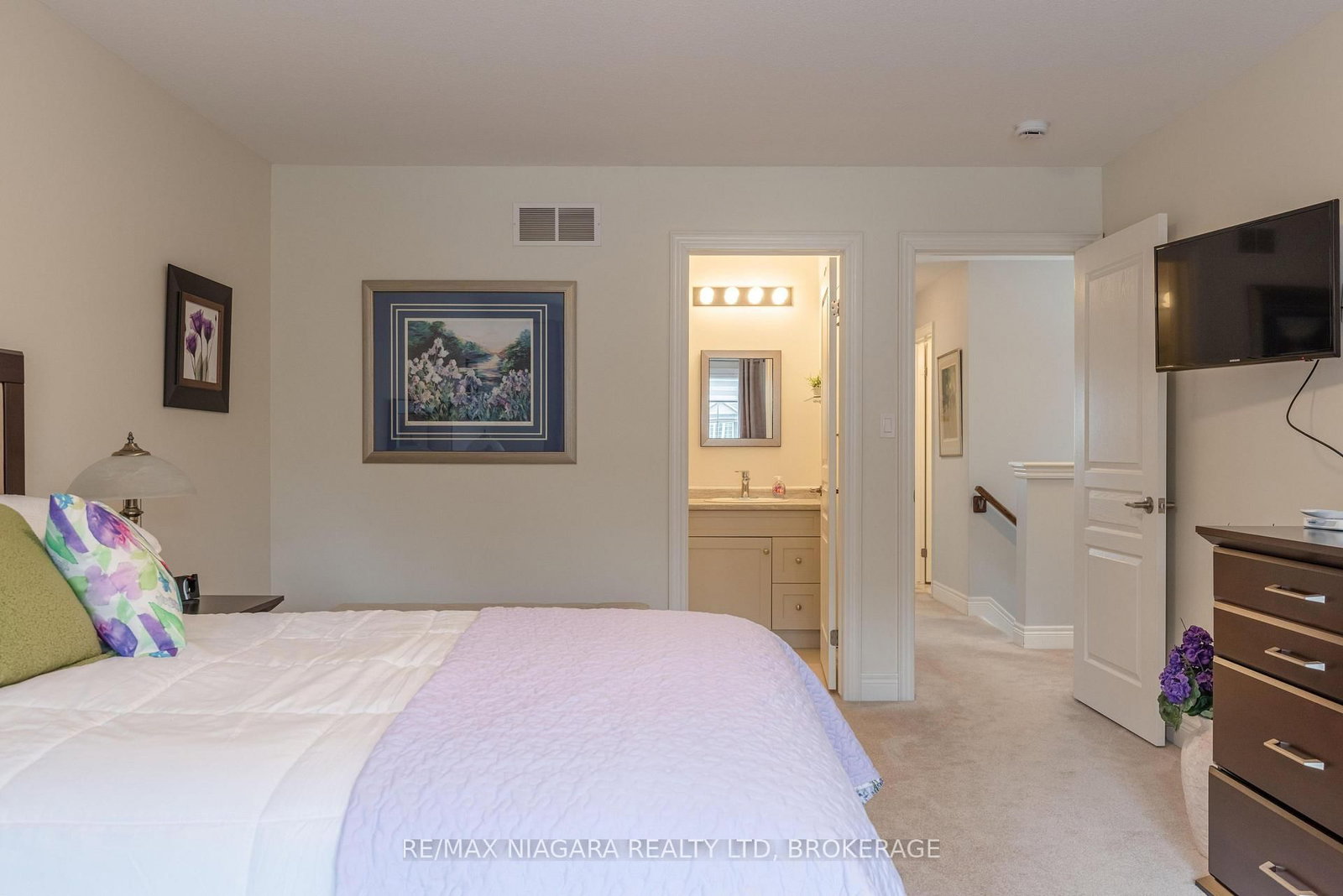 8844 Silverstar Court • Niagara Falls, ON photo 17
