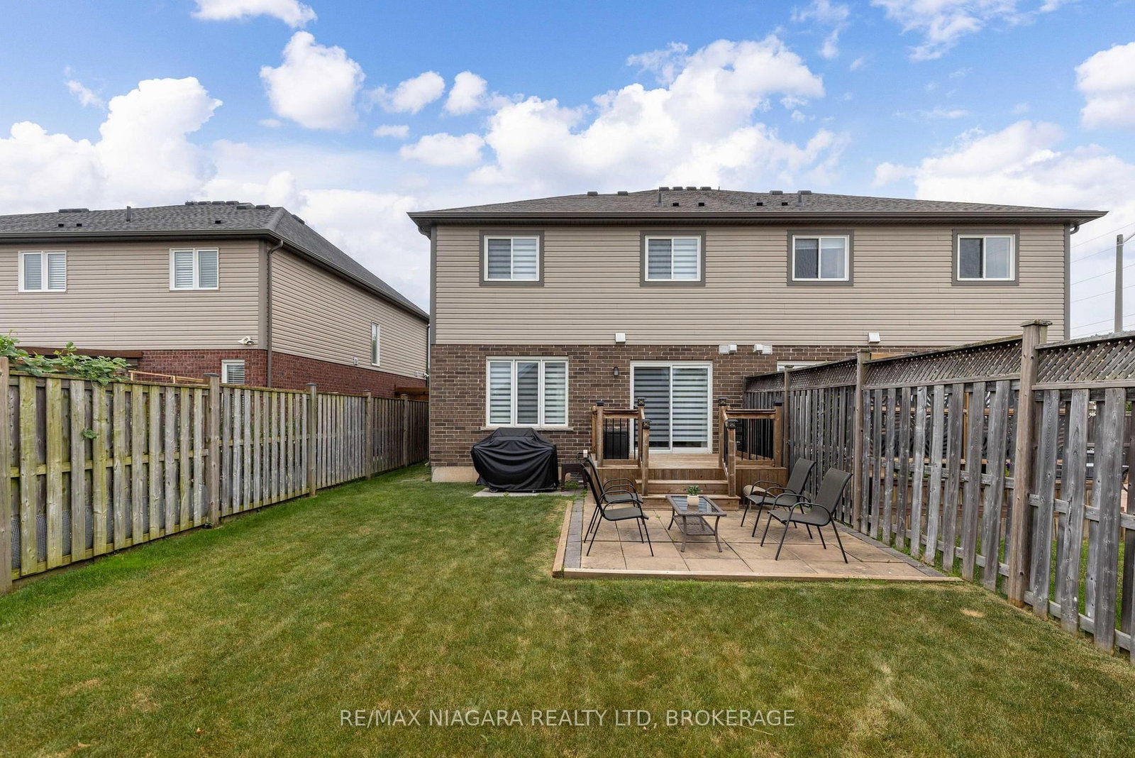 8844 Silverstar Court • Niagara Falls, ON photo 3