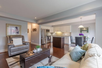 8844 Silverstar Court • Niagara Falls, ON photo 5