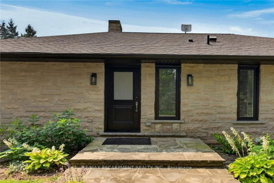 1376 Mineral Springs Road • Hamilton, ON photo 3