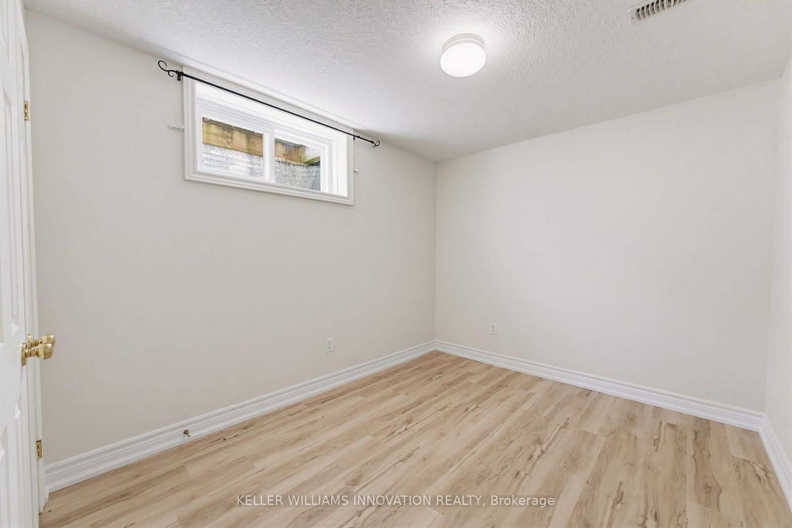 906 S Baker Avenue • North Perth, ON photo 24