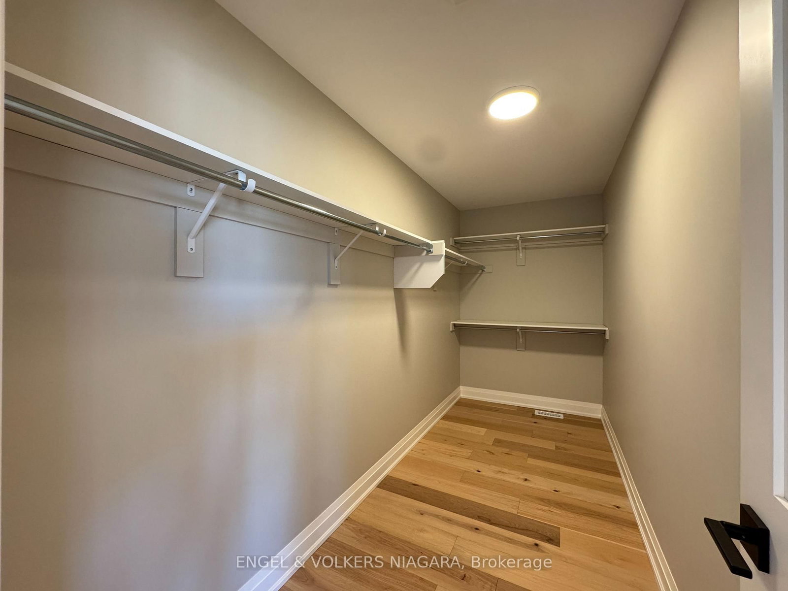 25 Elvira Way • Thorold, ON photo 12