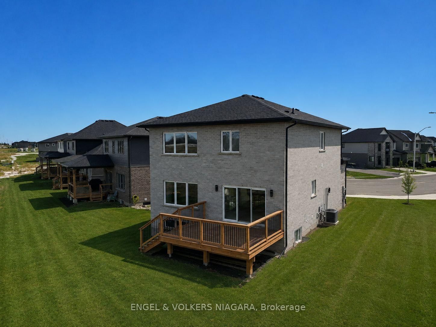 25 Elvira Way • Thorold, ON photo 17