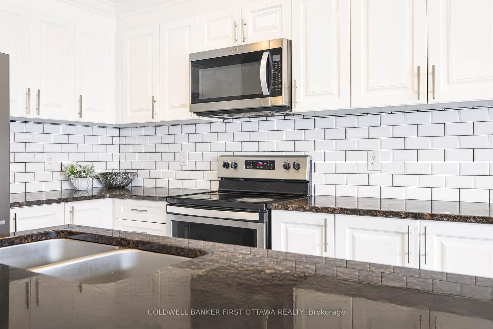 1001 Manege Street • Ottawa, ON photo 11