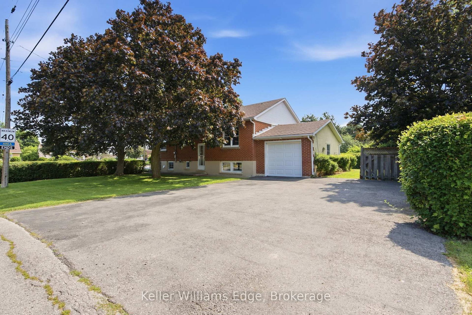 Detached House sold at 226 8 Highway, Hamilton, Ontario, L8G 1C9 - Stoney Creek - MLS: X13594530