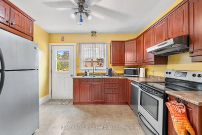 9 Spruce Street • South Glengarry, ON photo 6