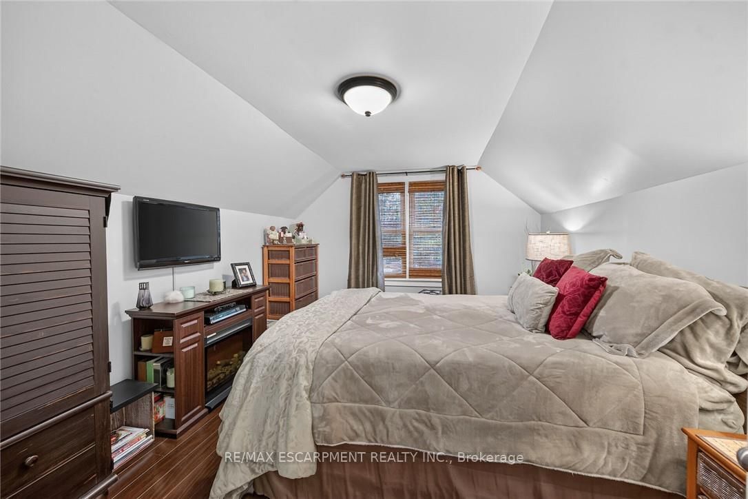 180 East 25th Street • Hamilton, ON photo 25