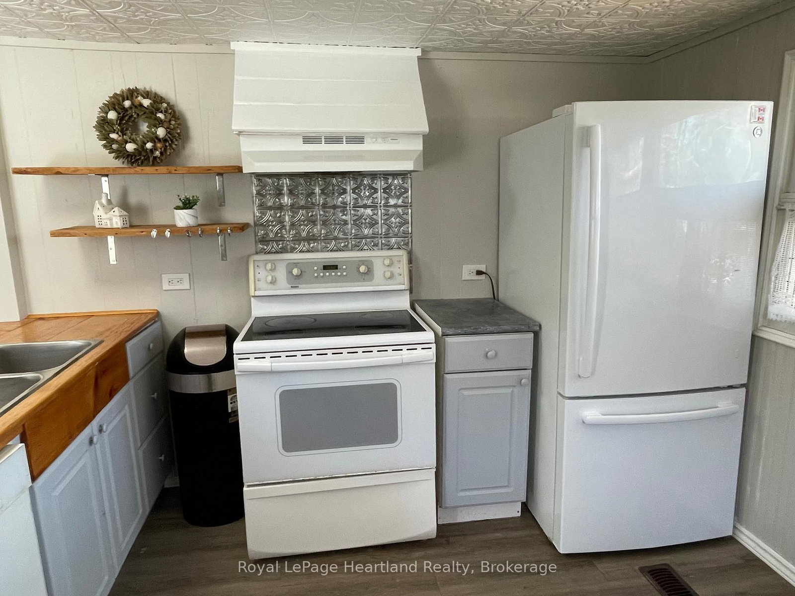 21 RUTH Street • Ashfield-Colborne-Wawanosh, ON photo 6