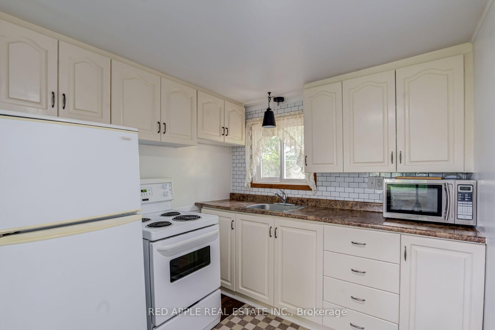 17568 Hwy #41 • Cloyne, ON photo 10