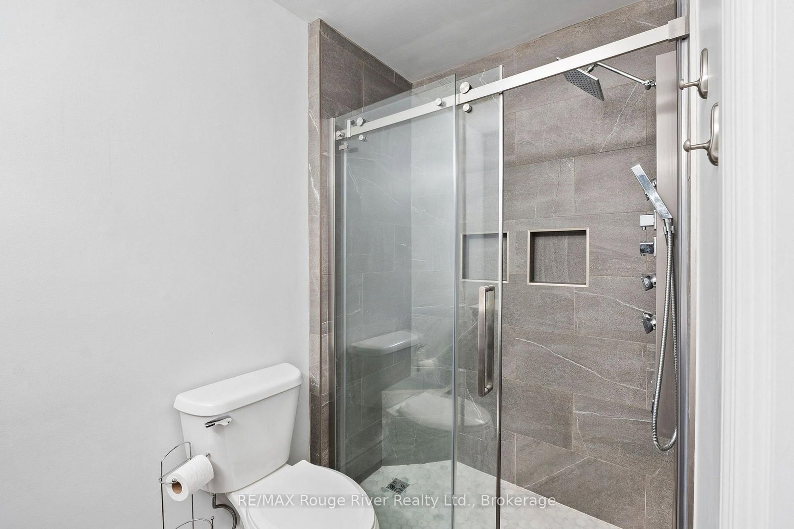 242 Darcy Street • #11 • Cobourg, ON photo 23