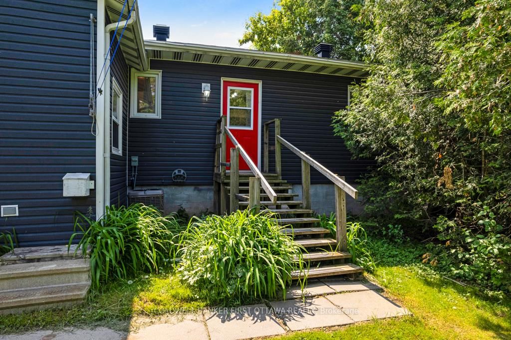 352 Highway 15 • Rideau Lakes, ON photo 26