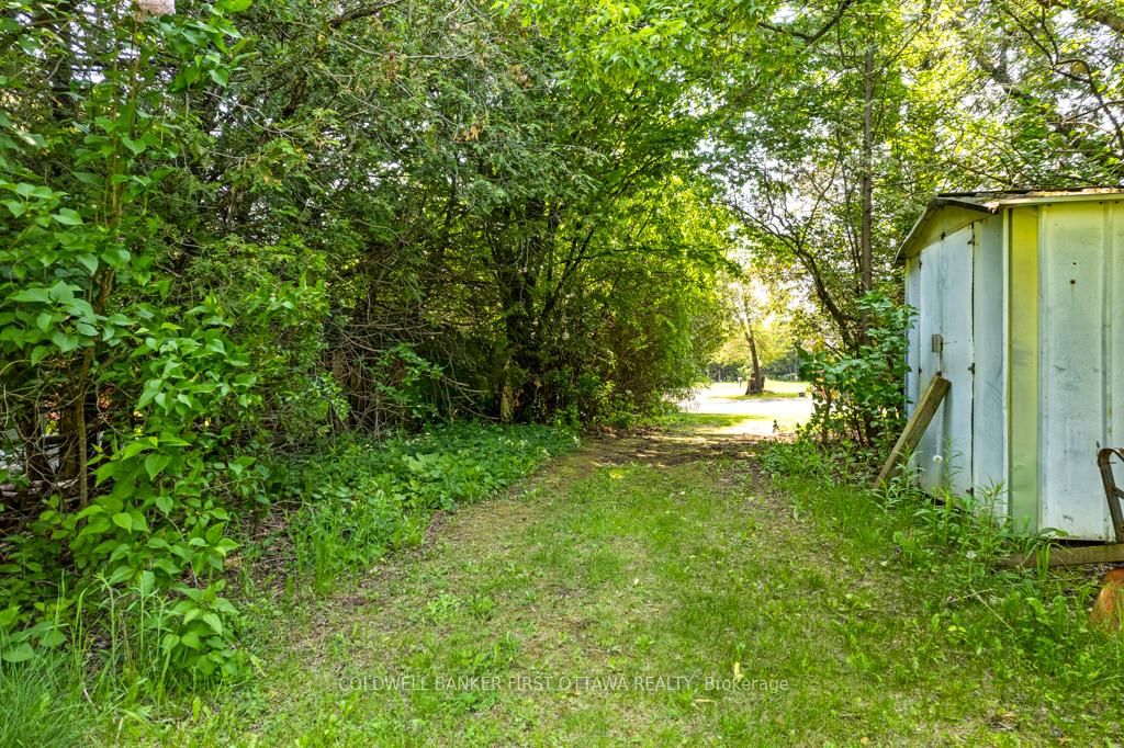 352 Highway 15 • Rideau Lakes, ON photo 38