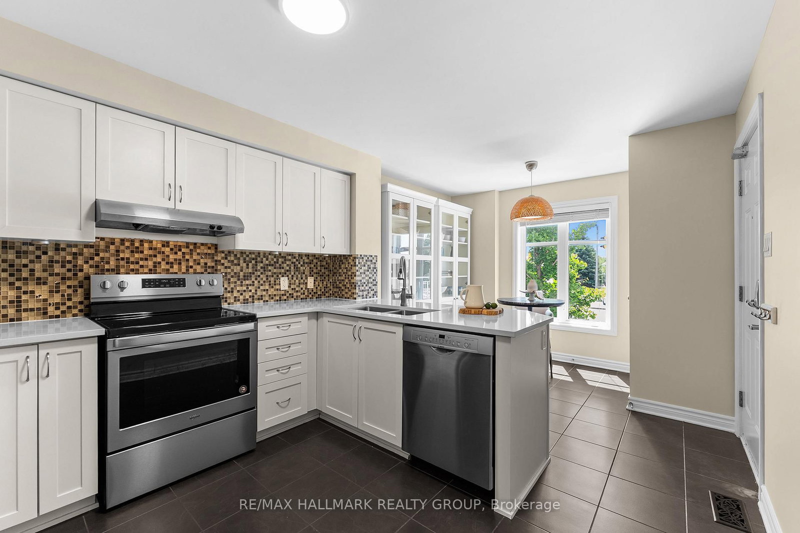541 Chapman Mills Drive • #A • Ottawa, ON photo 6