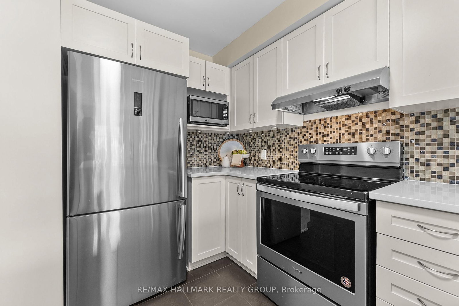 541 Chapman Mills Drive • #A • Ottawa, ON photo 7