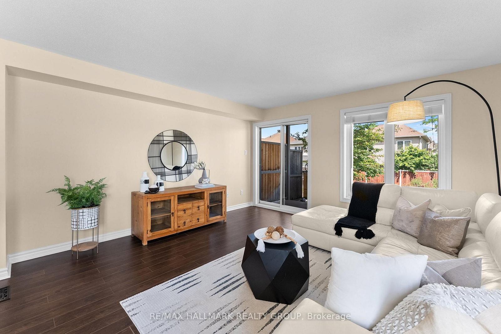 541 Chapman Mills Drive • #A • Ottawa, ON photo 9