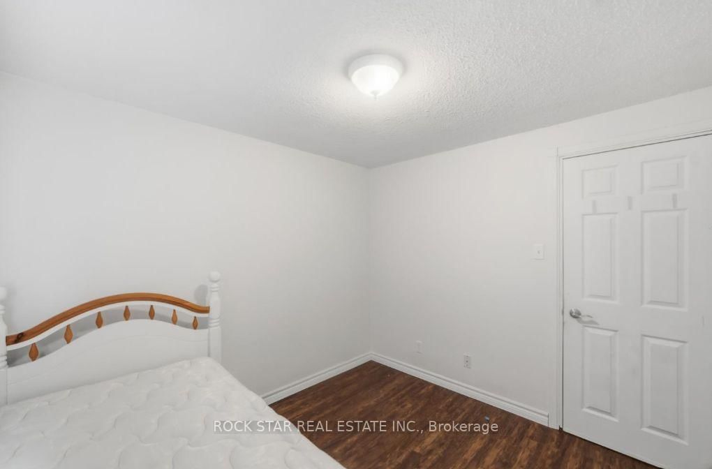 402 Midwood Crescent • Waterloo, ON photo 12