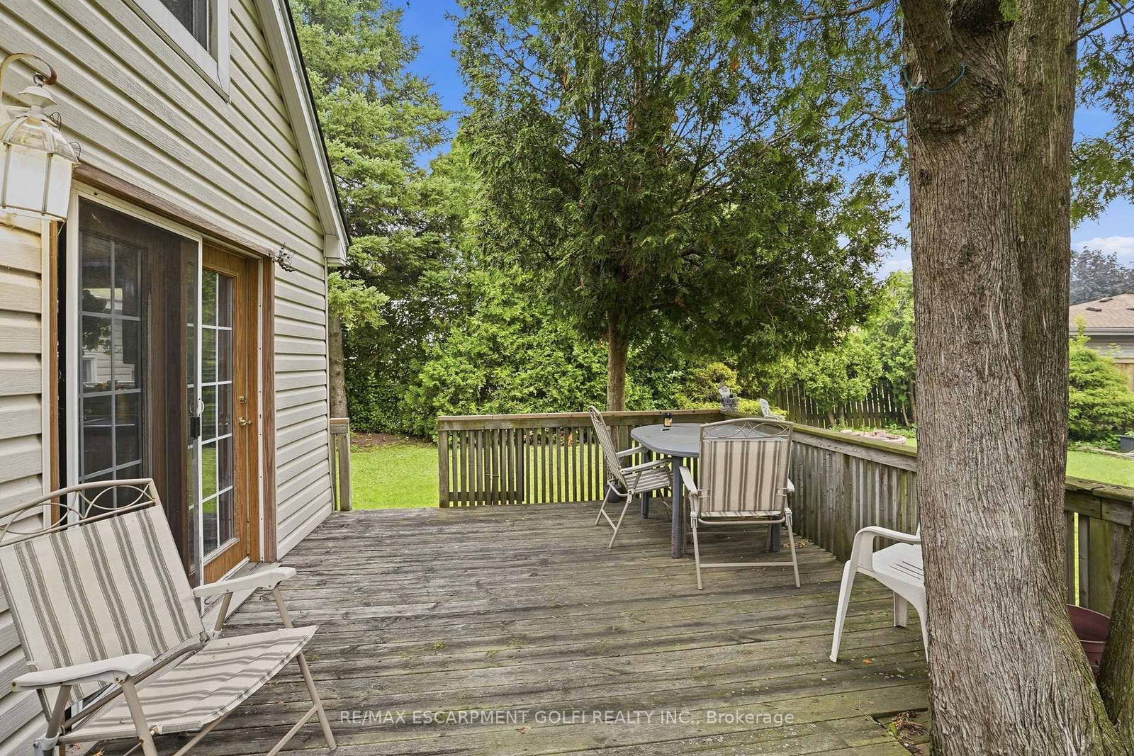 834 E MOHAWK Road • Hamilton, ON photo 6