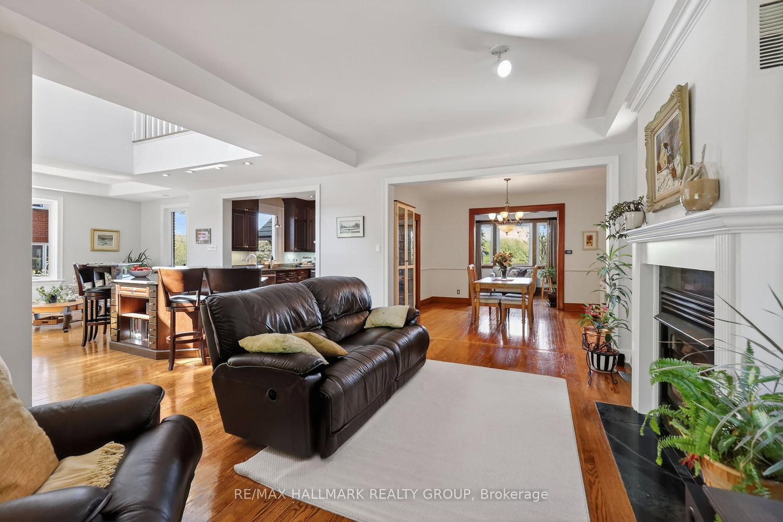2043 Riverside Drive • Ottawa, ON photo 14