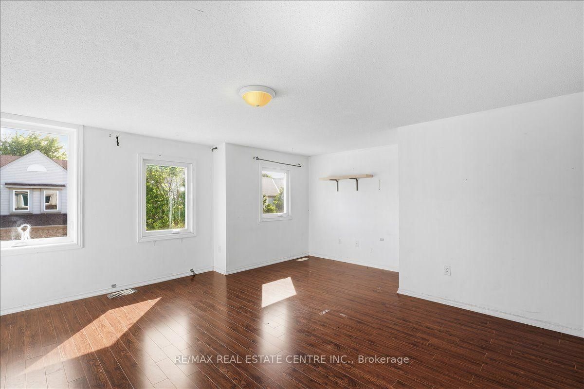 15 Roehampton Crescent • Guelph, ON photo 15