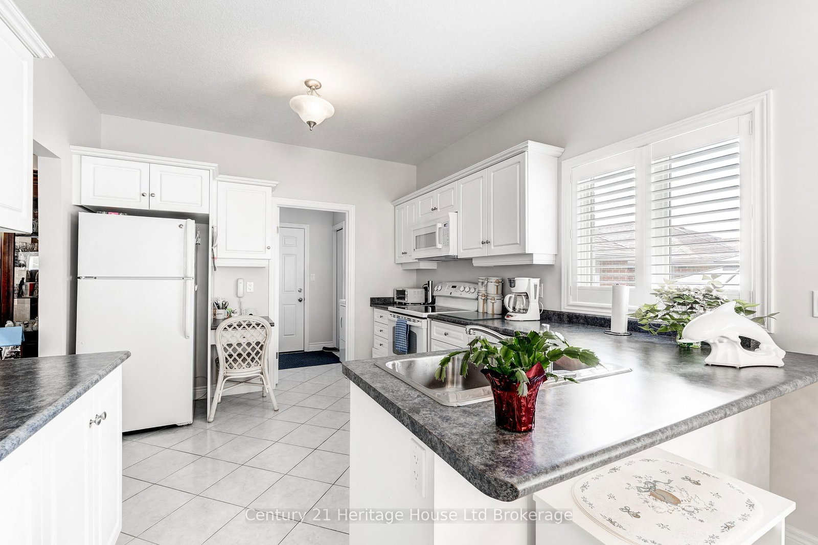 619 Fox Hollow Court • Woodstock, ON photo 24