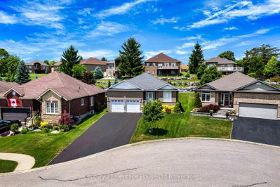 619 Fox Hollow Court • Woodstock, ON photo 4